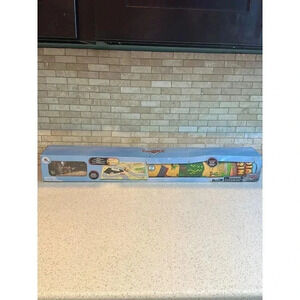 Rare htf DISNEY / PIXAR CARS‎ RADIATOR SPRINGS INTERACTIVE PLAY MAT tow Mater